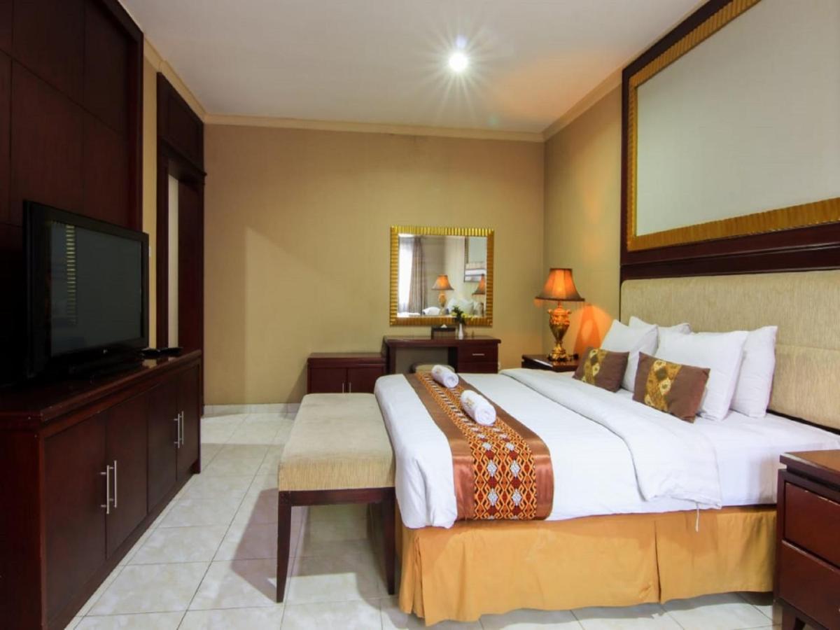Hotel Signature Mandala Kencana 展玉 外观 照片